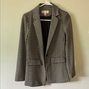 Elegant Black and White Houndstooth Blazer